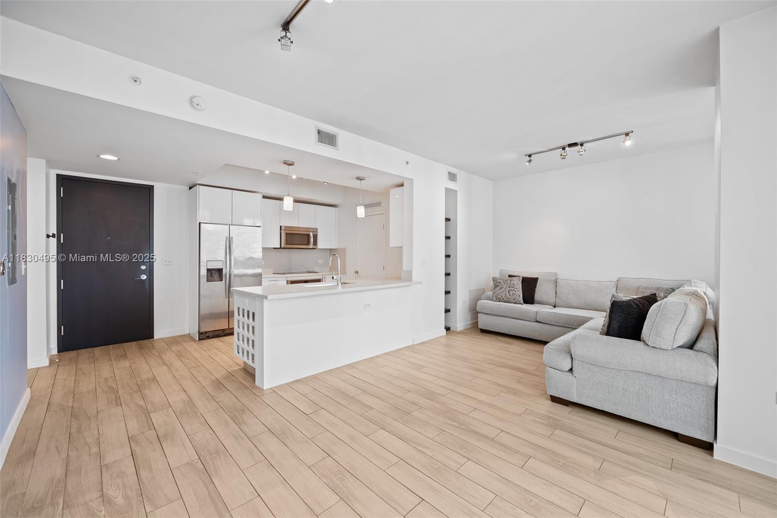 image NINE AT MARY BRICKELL VIL5