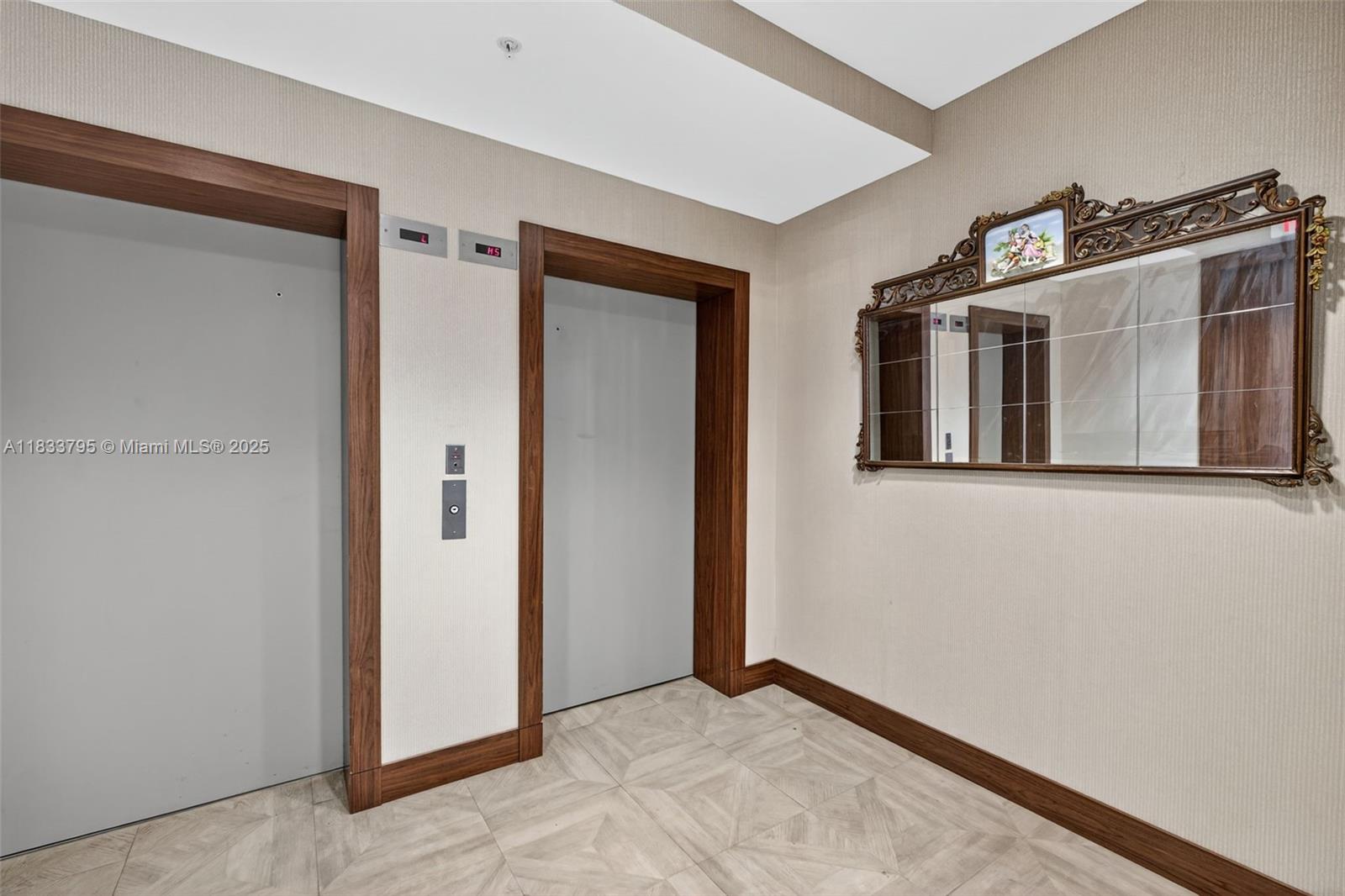 image Trump Royal10