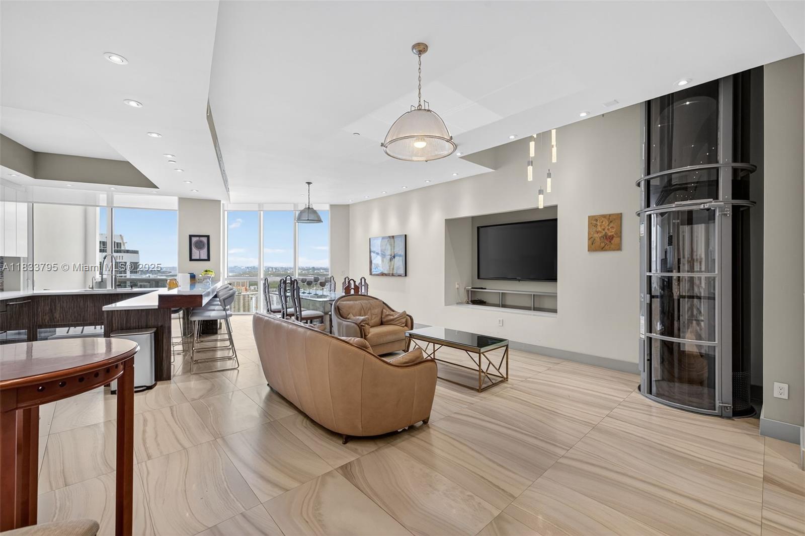 image Trump Royal16