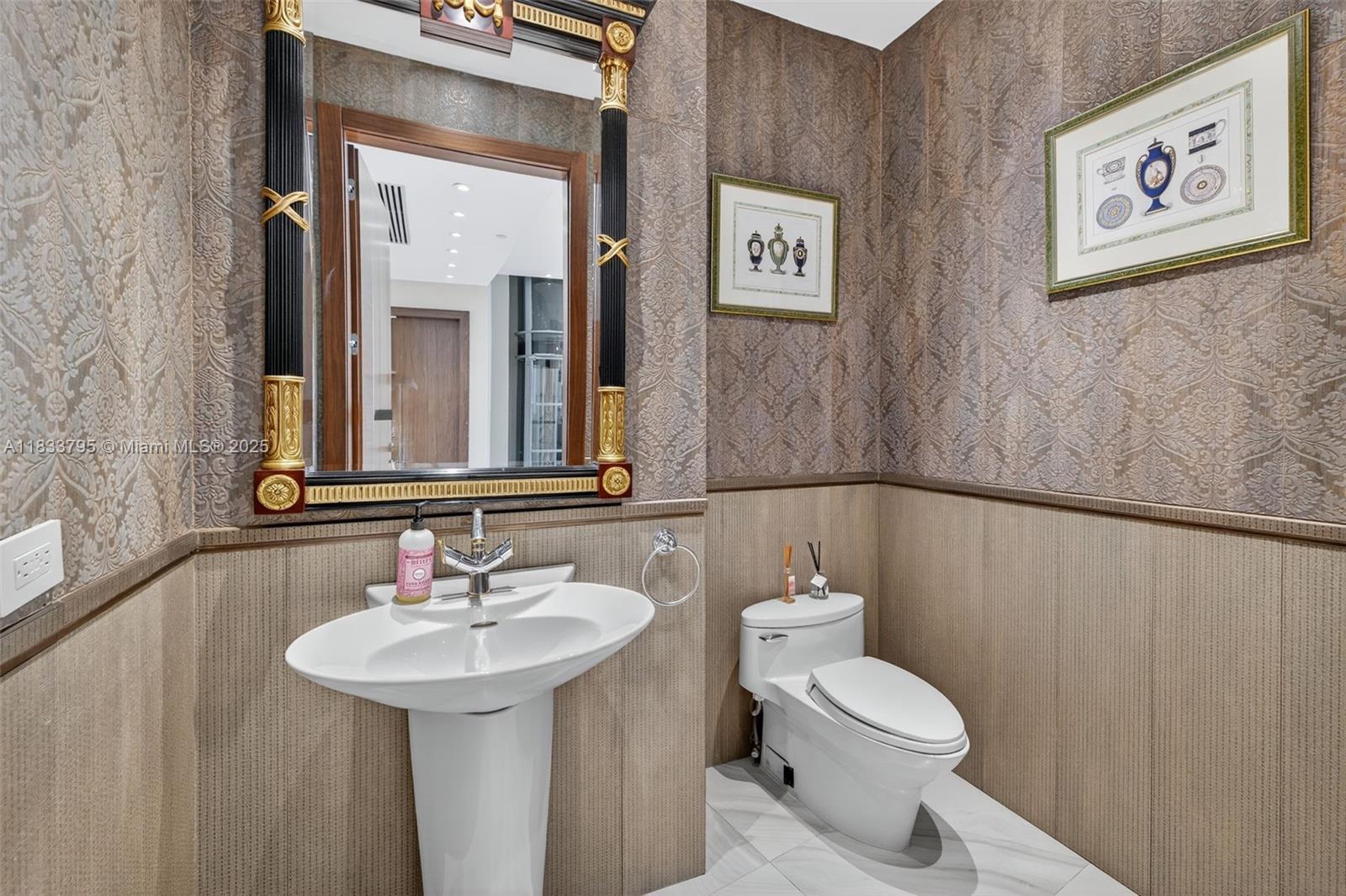 image Trump Royal29