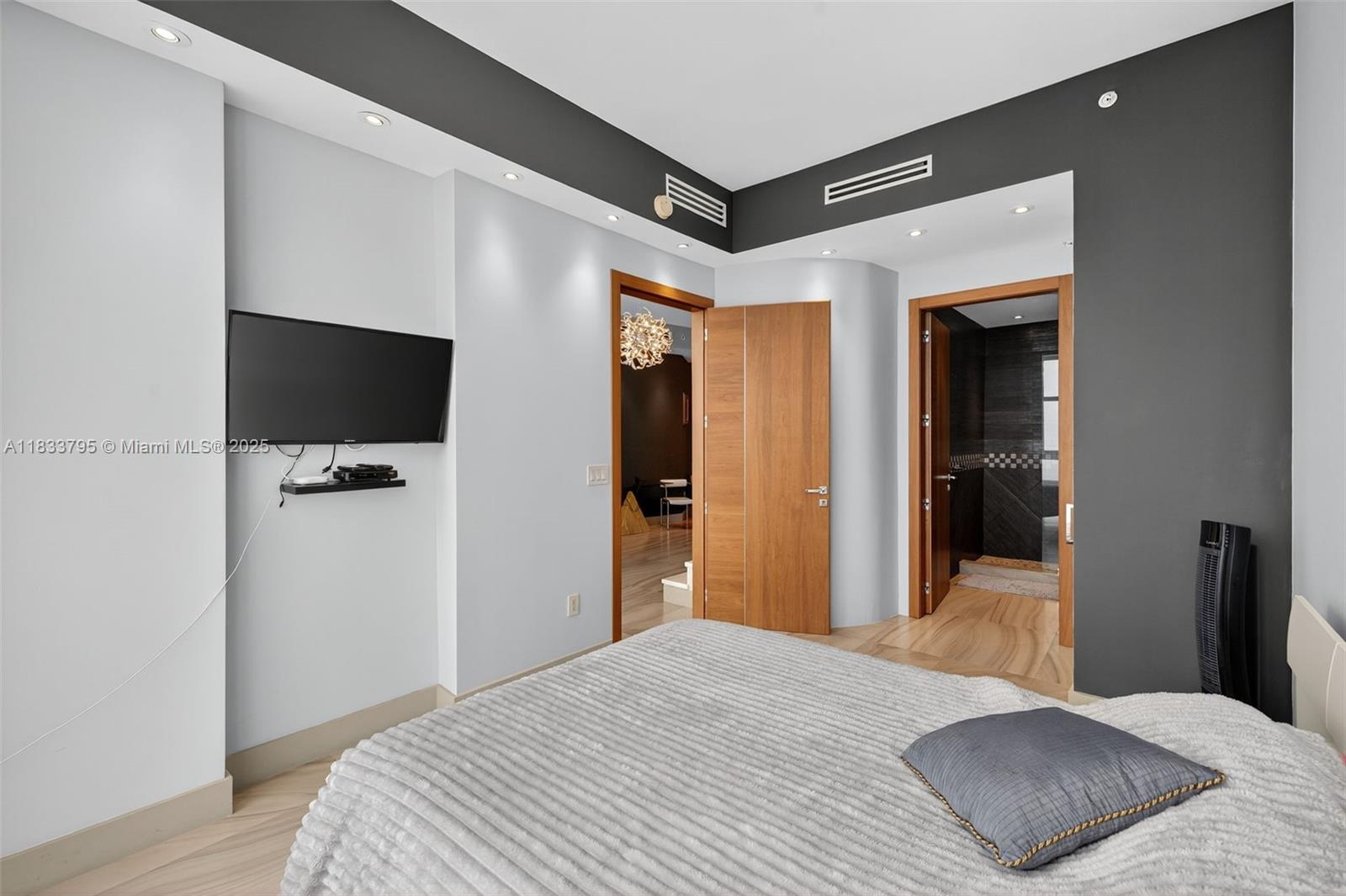 image Trump Royal35