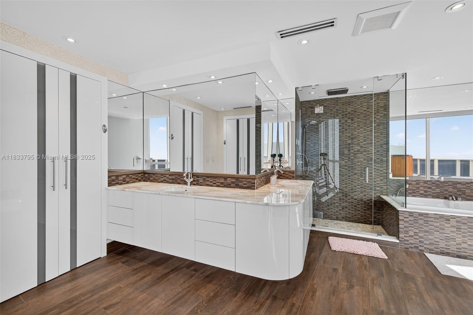 image Trump Royal44