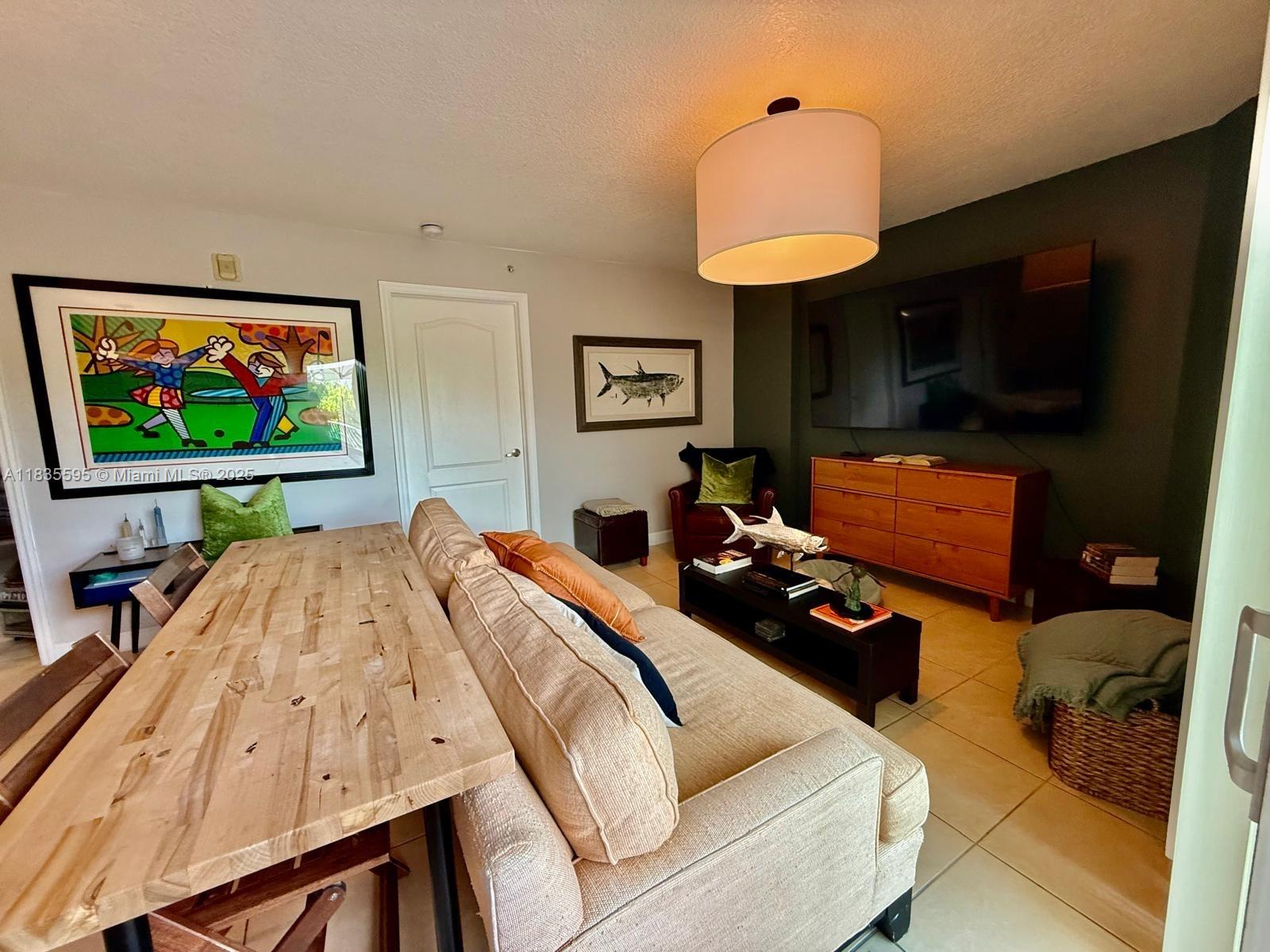 280 SW 20th Rd #404 Miami, FL 33129