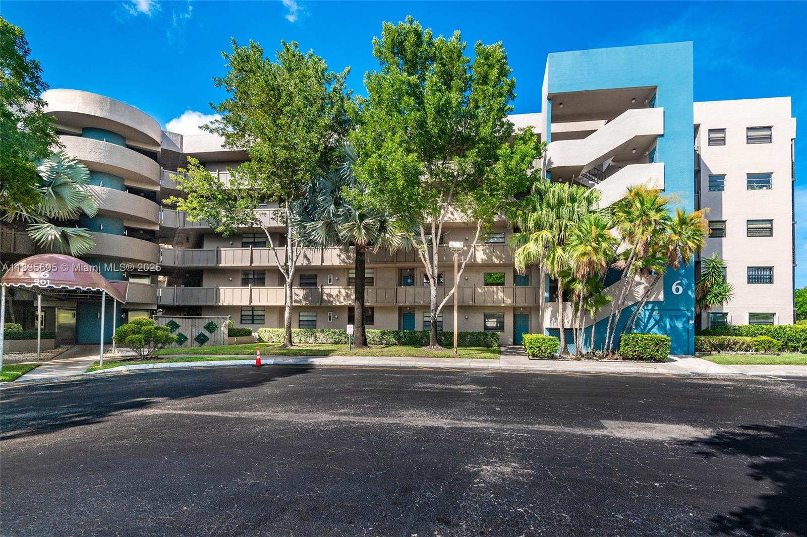 901 Colony Pt Cir #107