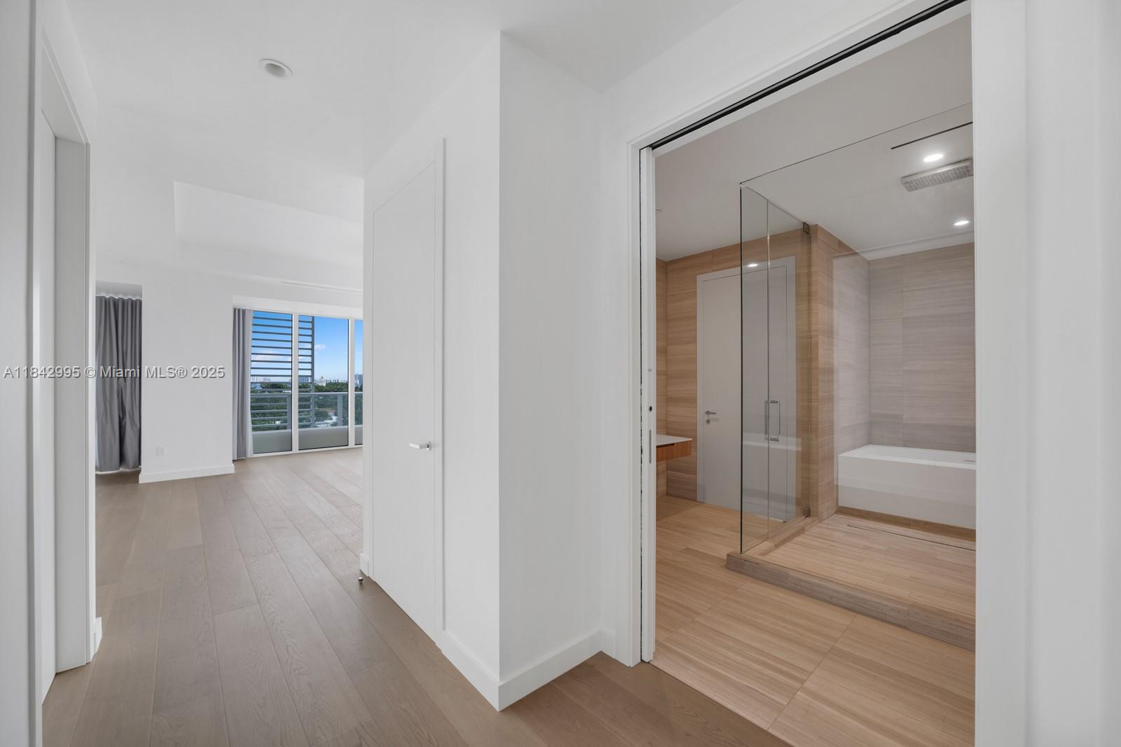 image RITZ CARLTON RESIDENCES9