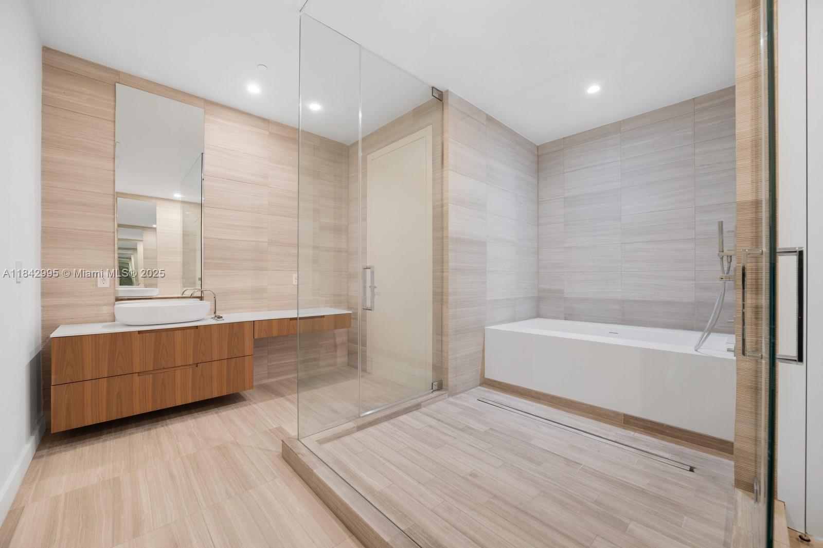 image RITZ CARLTON RESIDENCES10