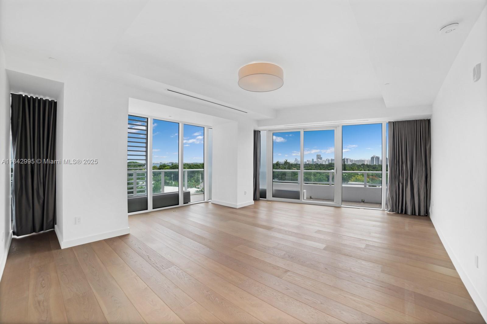 image RITZ CARLTON RESIDENCES13