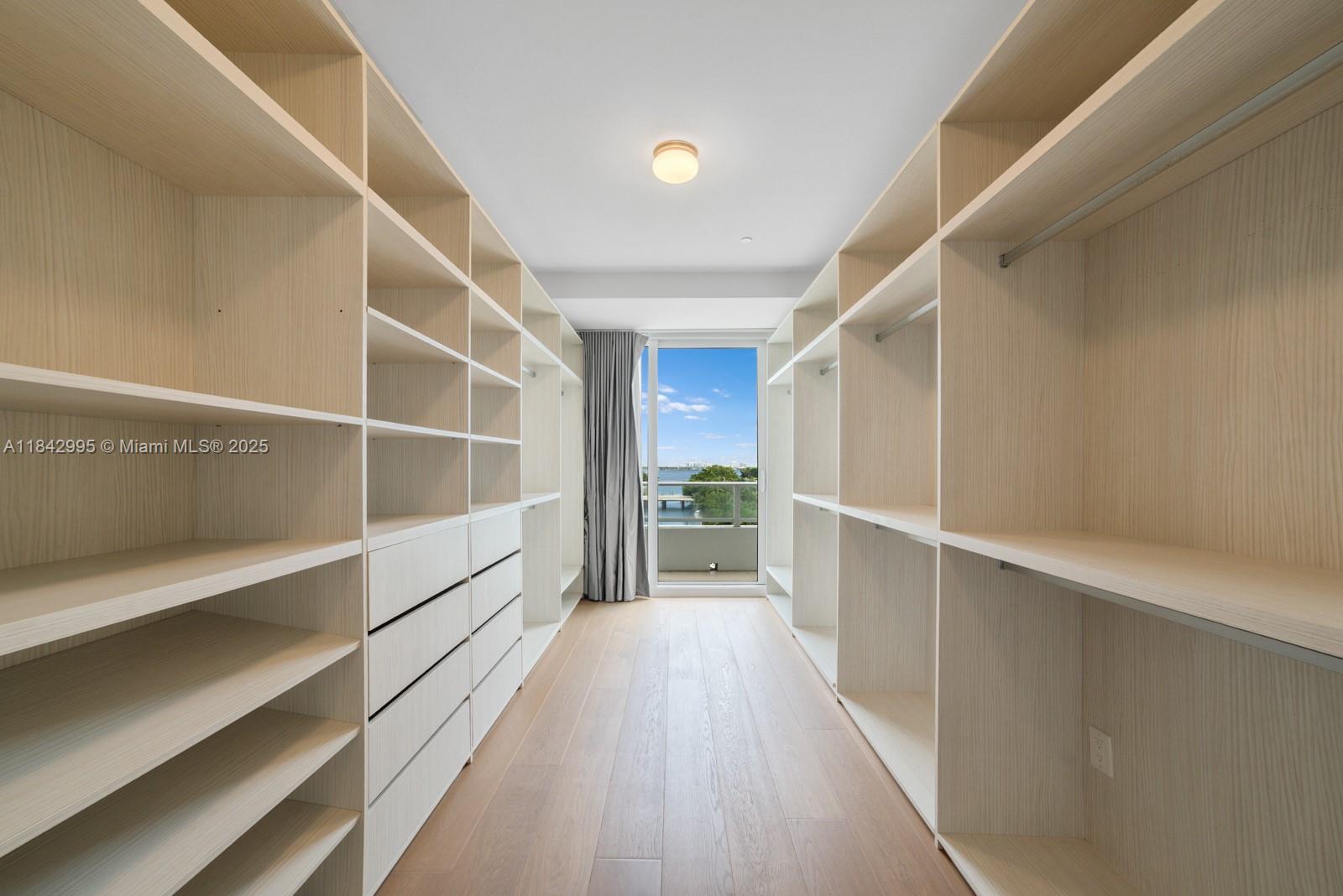 image RITZ CARLTON RESIDENCES15