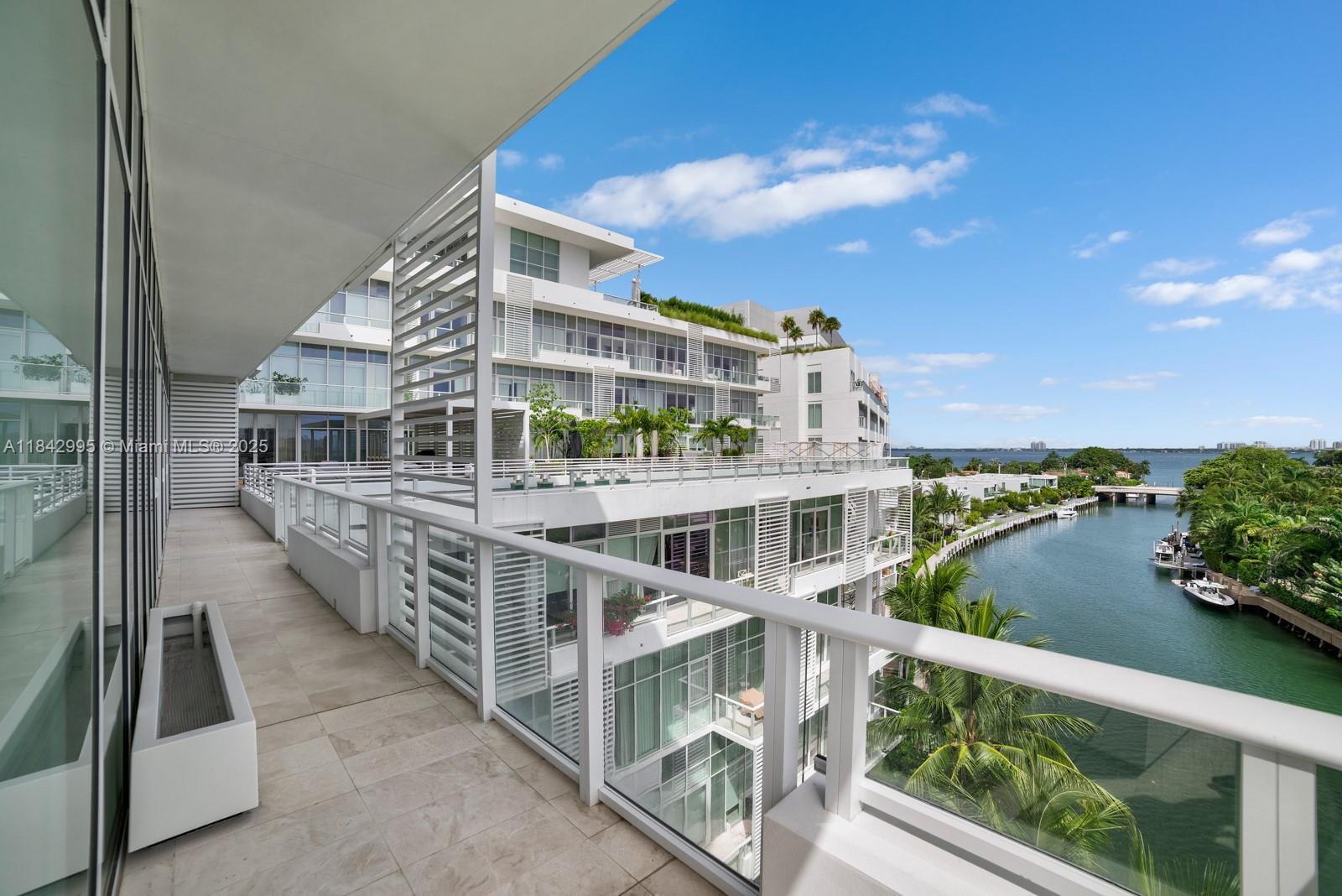 image RITZ CARLTON RESIDENCES17