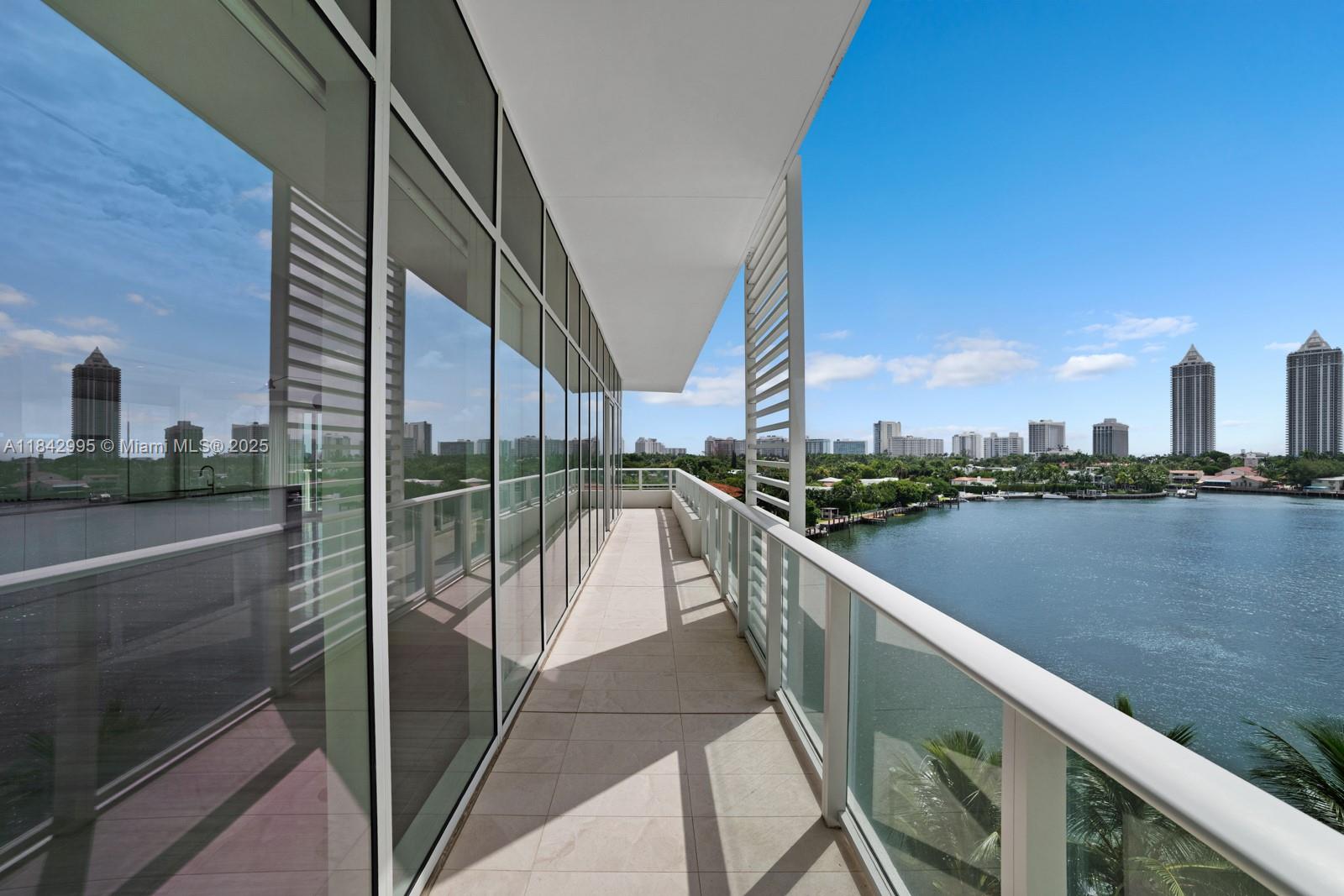 image RITZ CARLTON RESIDENCES25