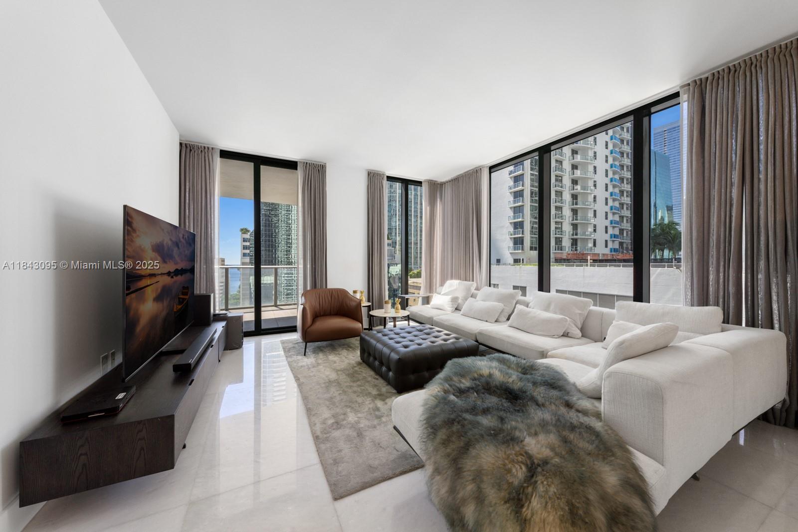 1010 Brickell Ave #1405