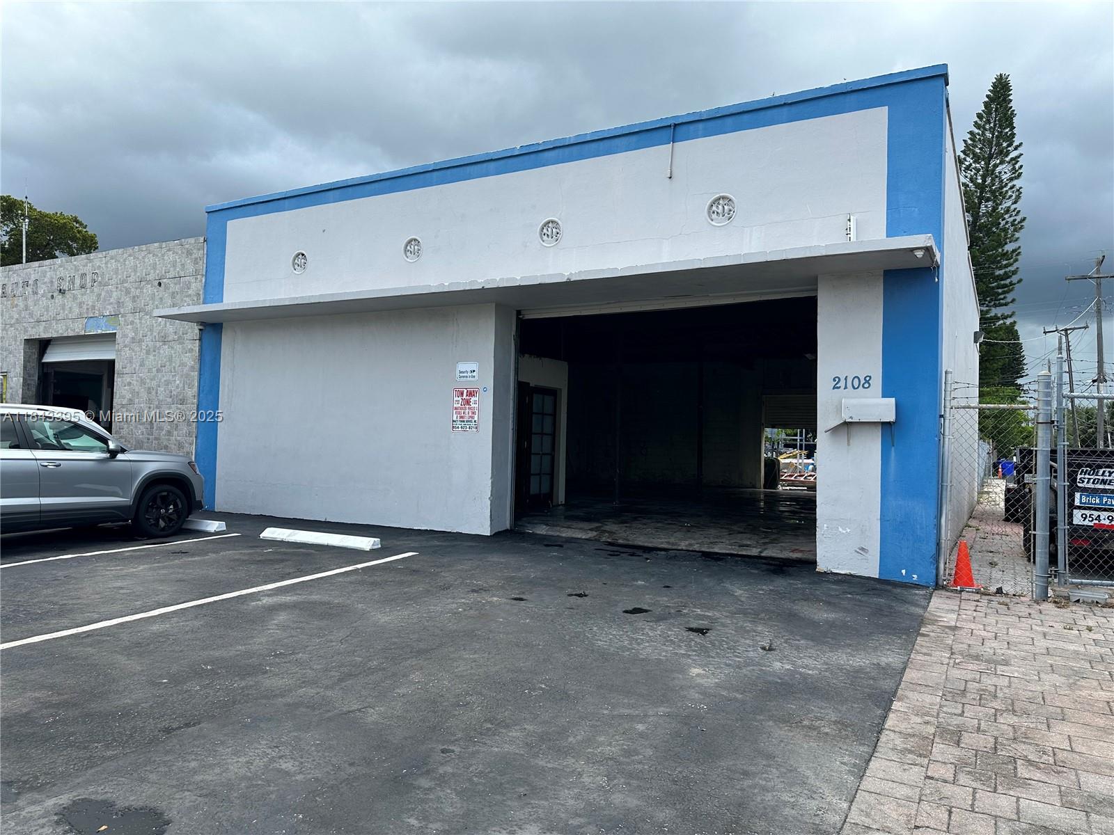 2108 N Dixie Hwy