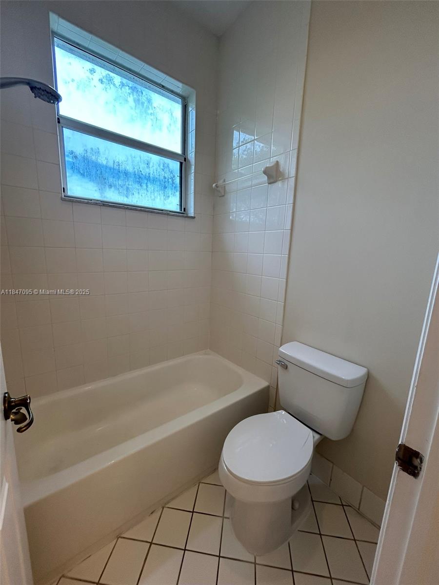 954 NE 42nd Ter Homestead, FL 33033