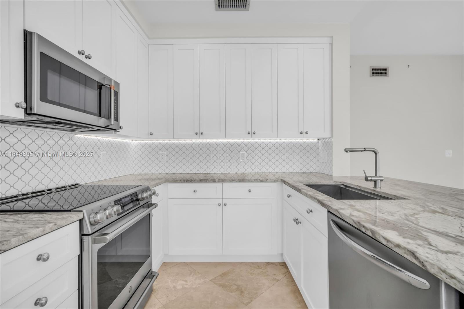 3156 NE 212th Ter Aventura, FL 33180