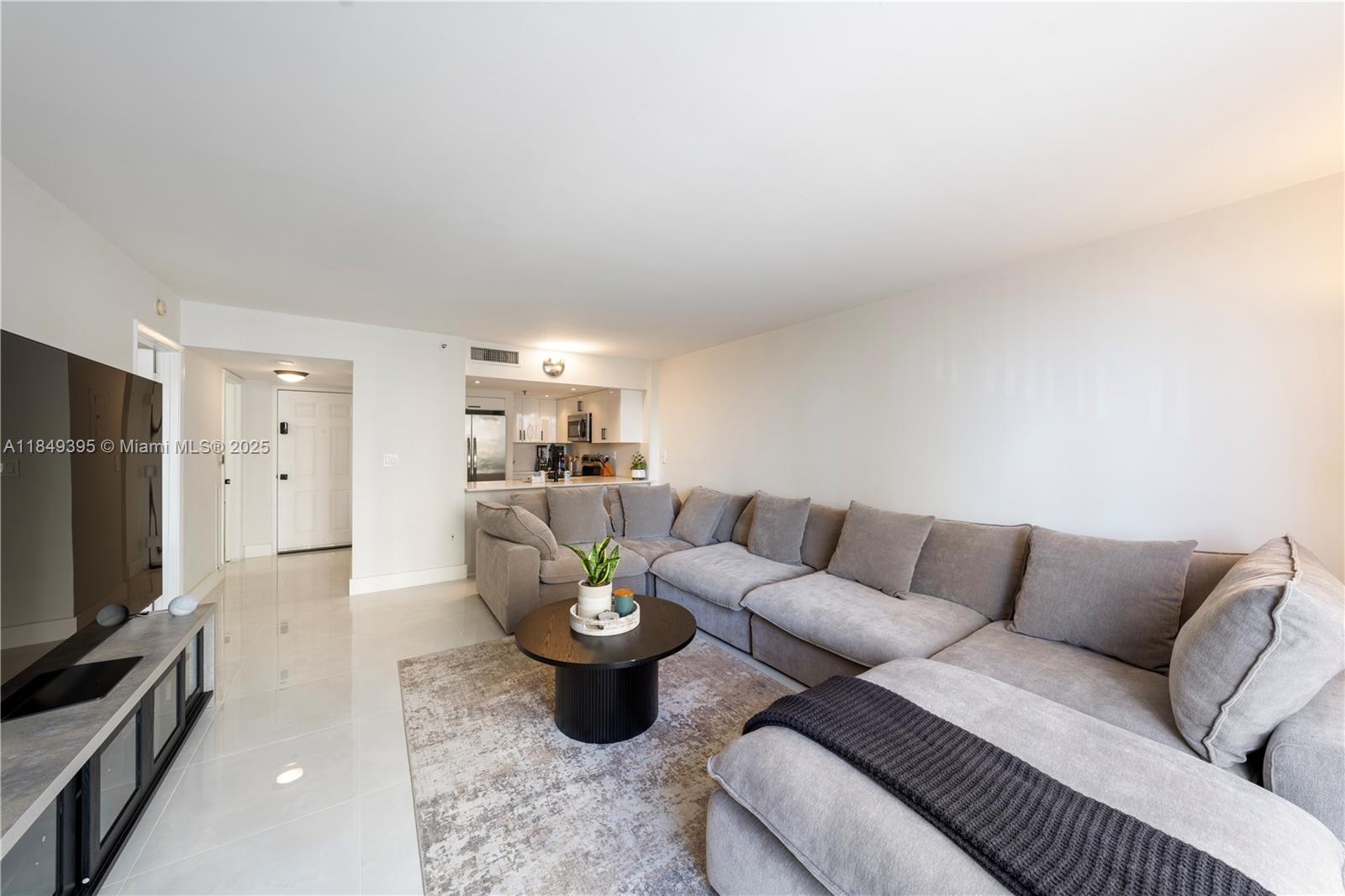 540 Brickell Key Dr #702