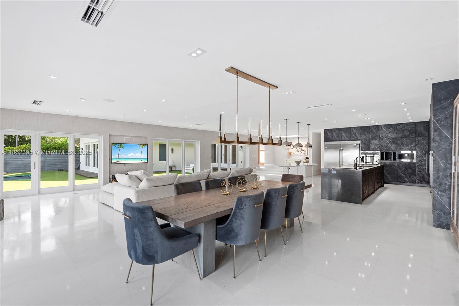 194 Golden Bch Dr Golden Beach, FL 33160