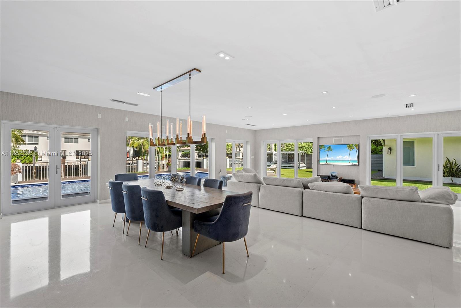 194 Golden Bch Dr Golden Beach, FL 33160