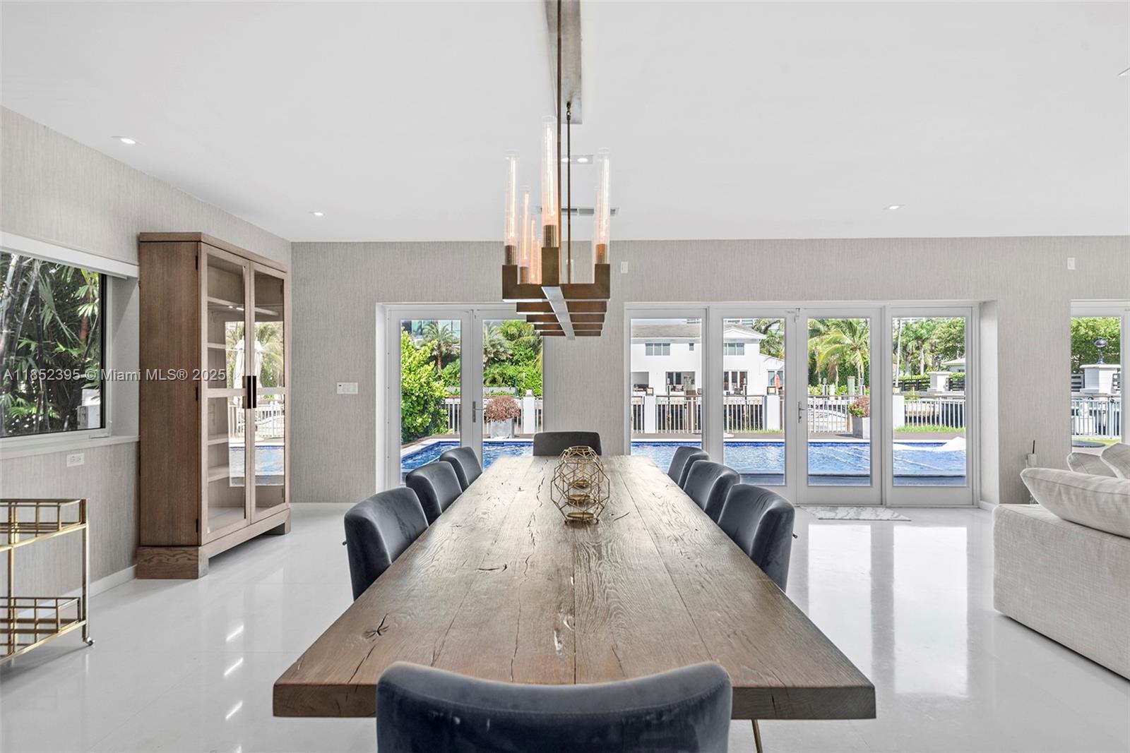 194 Golden Bch Dr Golden Beach, FL 33160