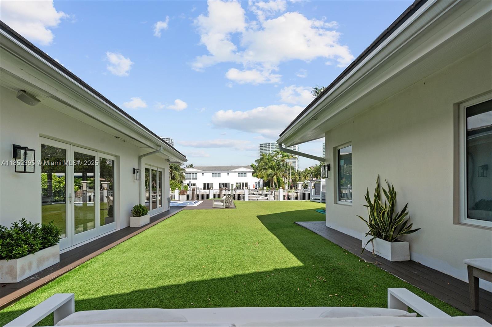 194 Golden Bch Dr Golden Beach, FL 33160