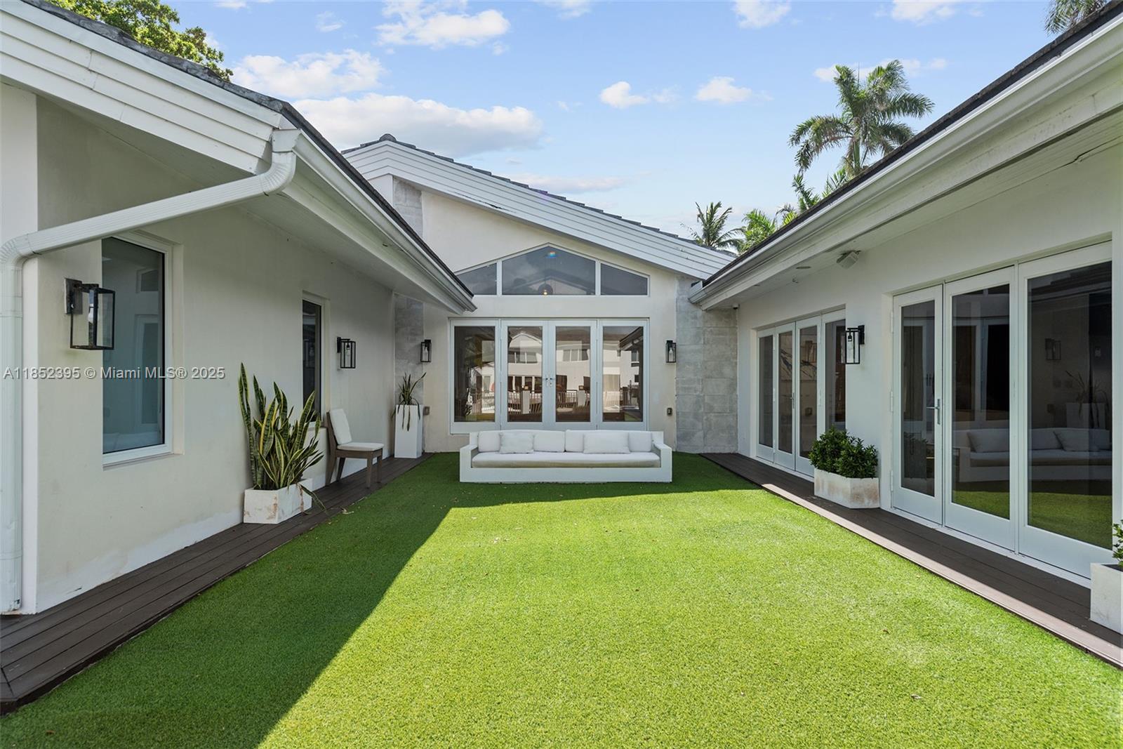 194 Golden Bch Dr Golden Beach, FL 33160