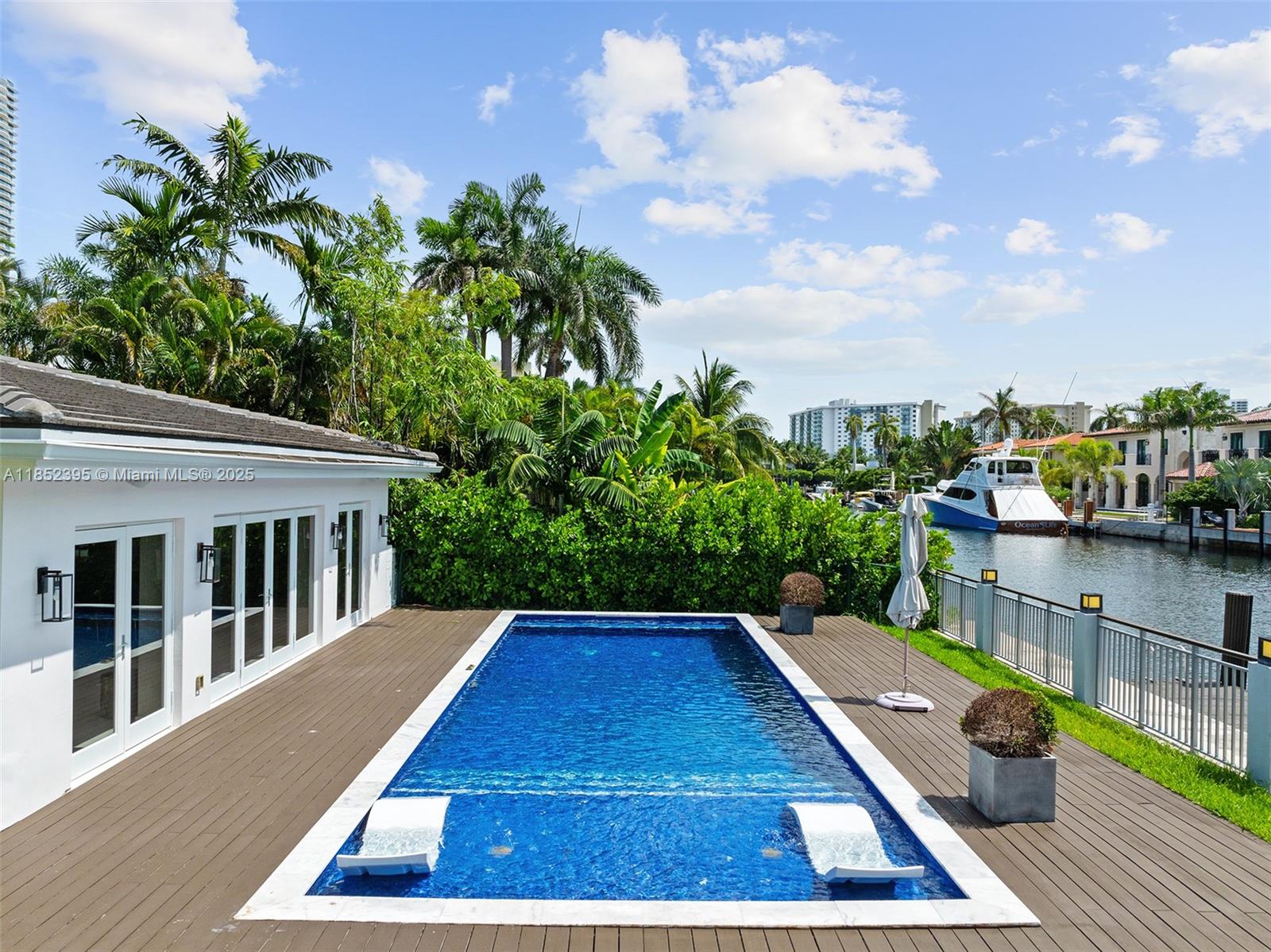 194 Golden Bch Dr Golden Beach, FL 33160