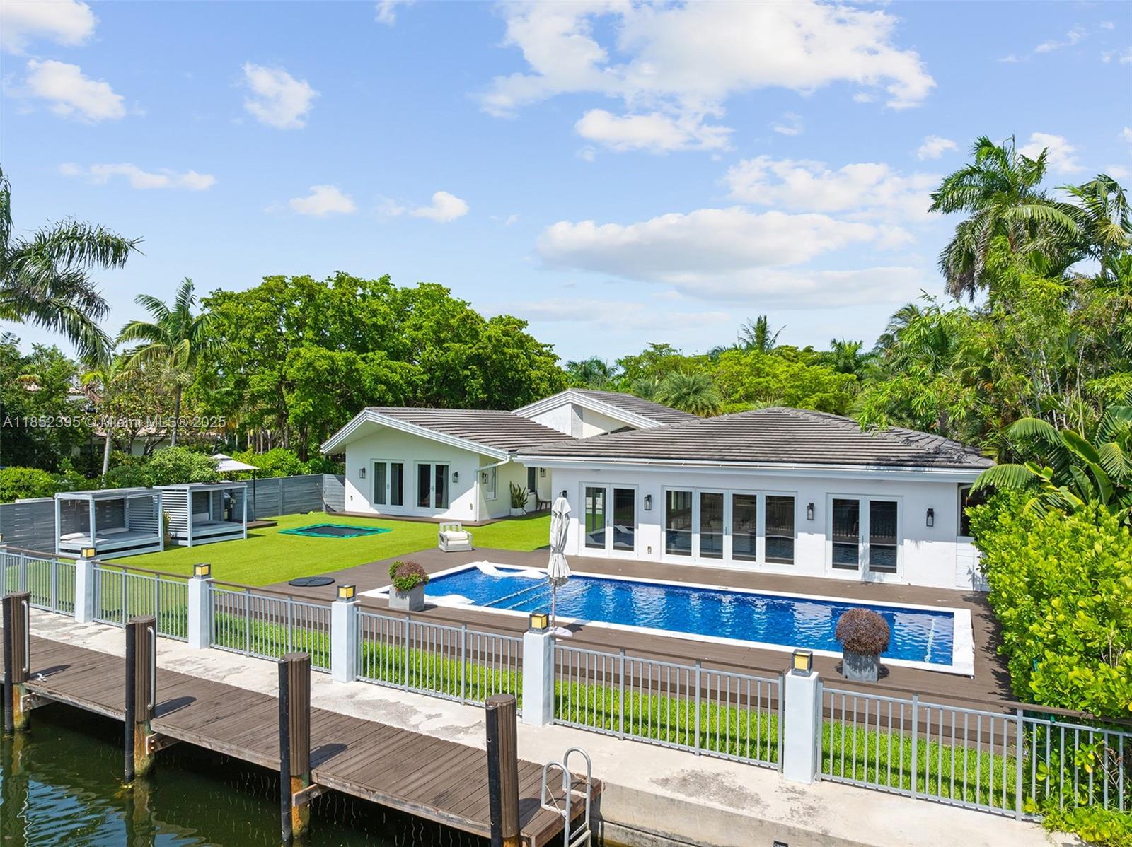 194 Golden Bch Dr Golden Beach, FL 33160