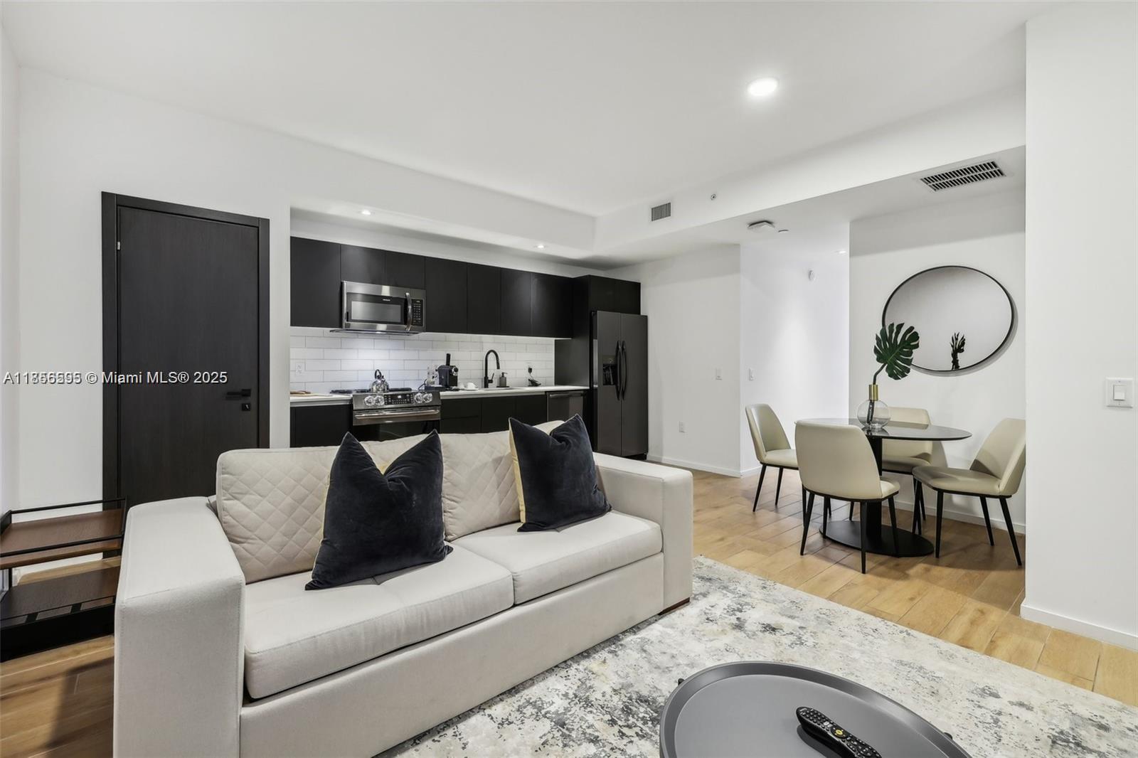 image The Elser Residences Miam11