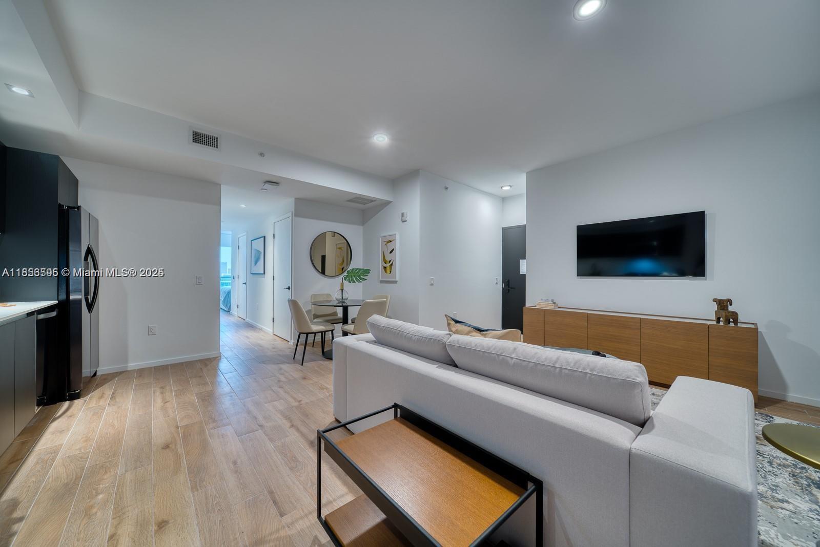 image The Elser Residences Miam8