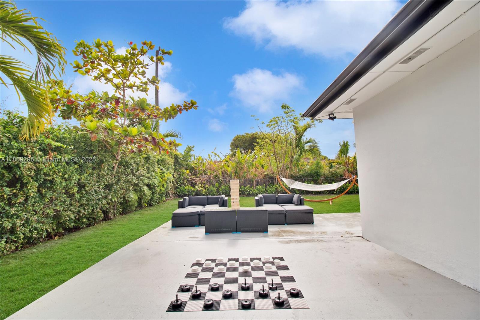 7517 Hispanola North Bay Village, FL 33141