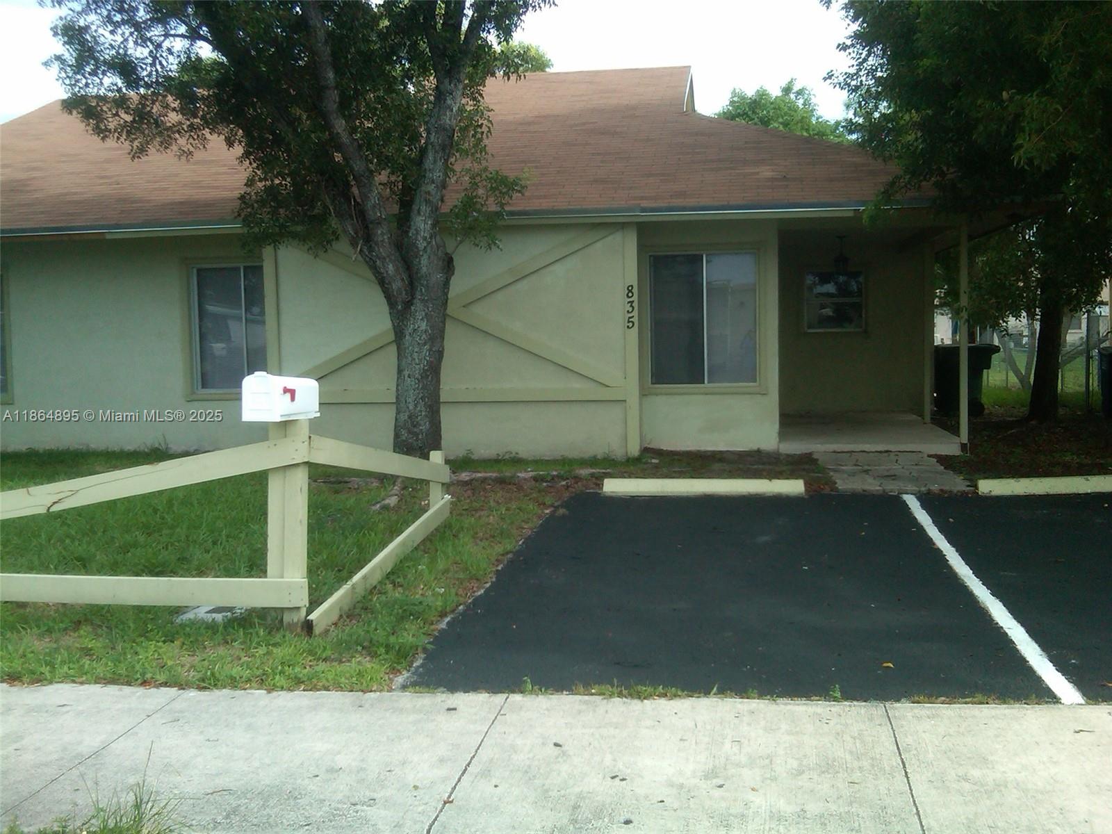 835 SW 8th St #1