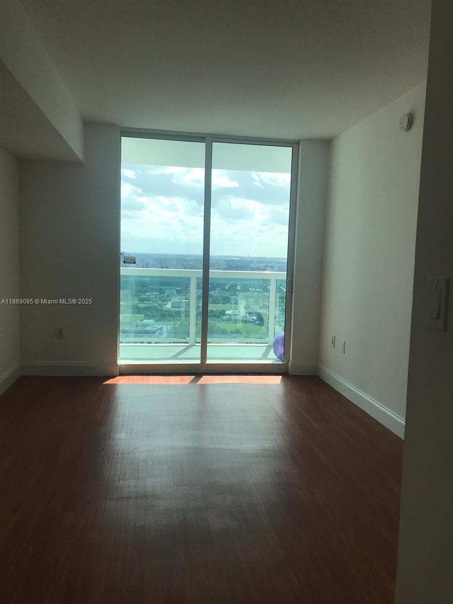 image 1800 Club Condo1