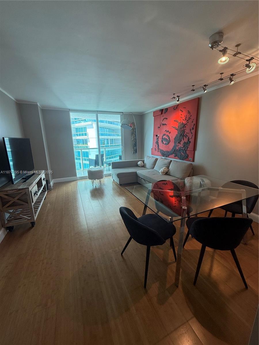 2101 Brickell Ave #508