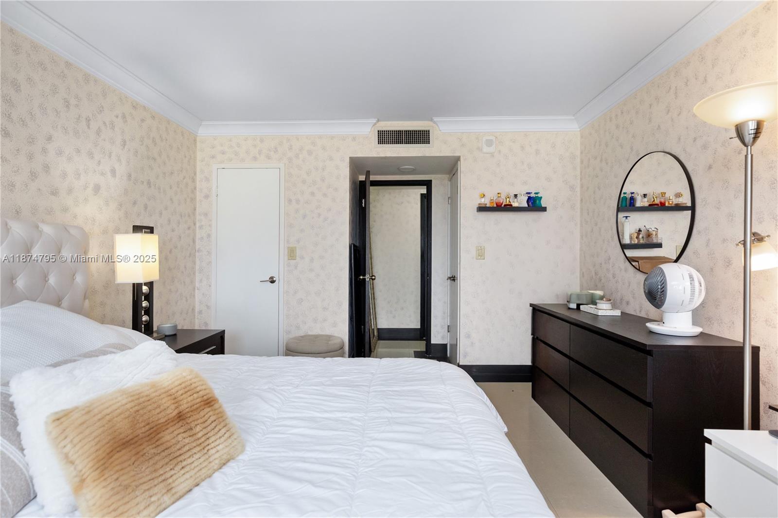 3180 S Ocean Dr #1517,Hallandale Beach, FL 33009