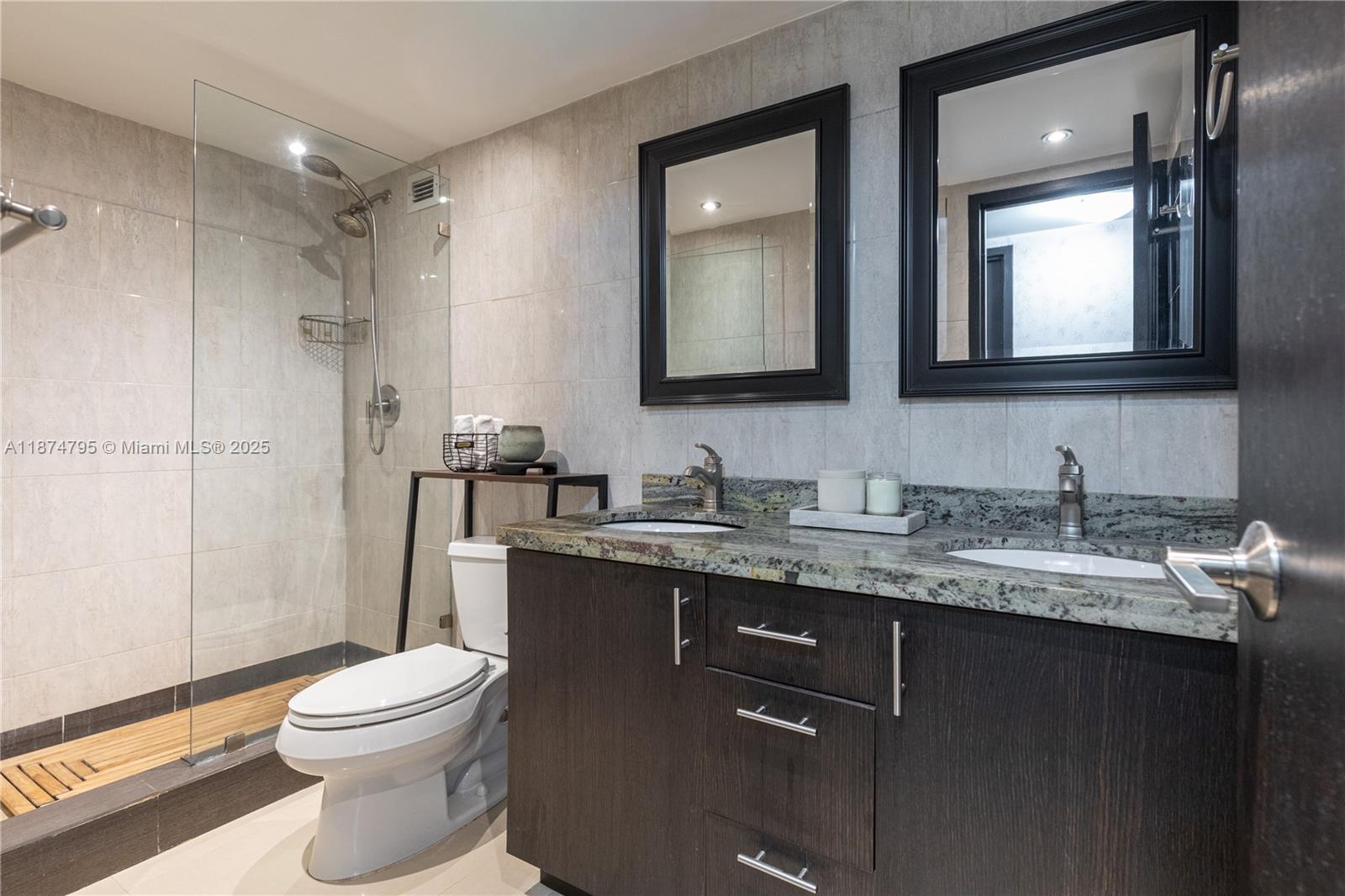 3180 S Ocean Dr #1517,Hallandale Beach, FL 33009