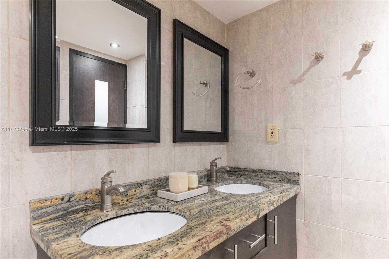 3180 S Ocean Dr #1517,Hallandale Beach, FL 33009