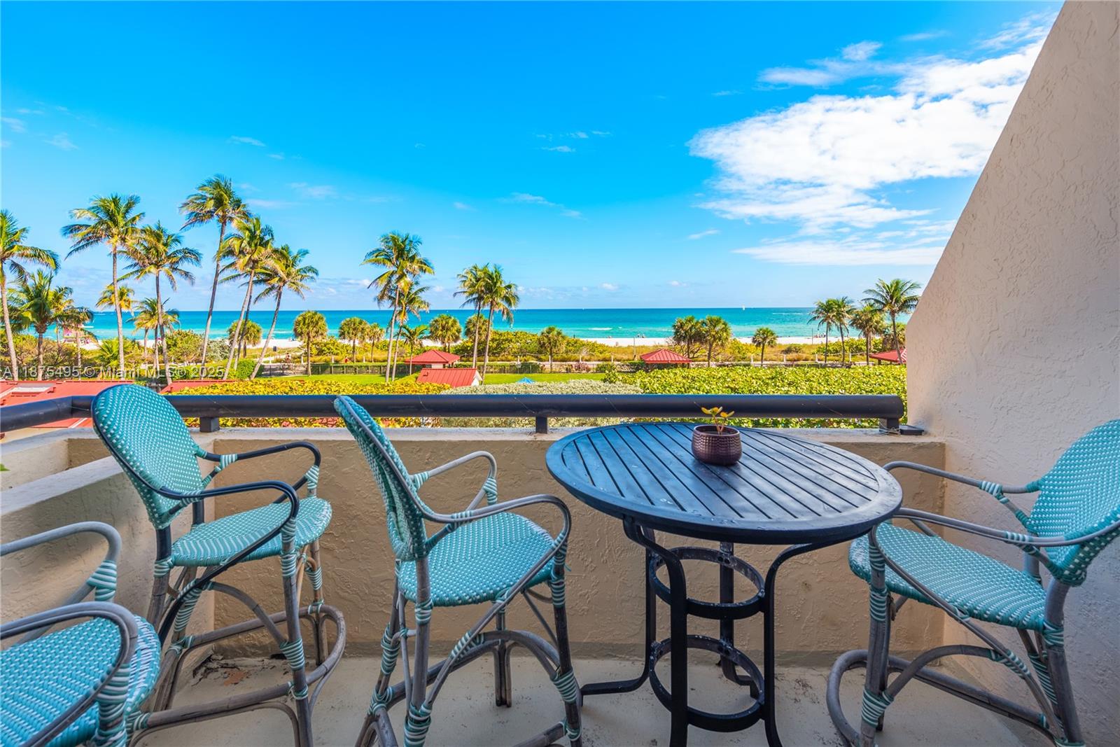 2555 Collins Ave #403