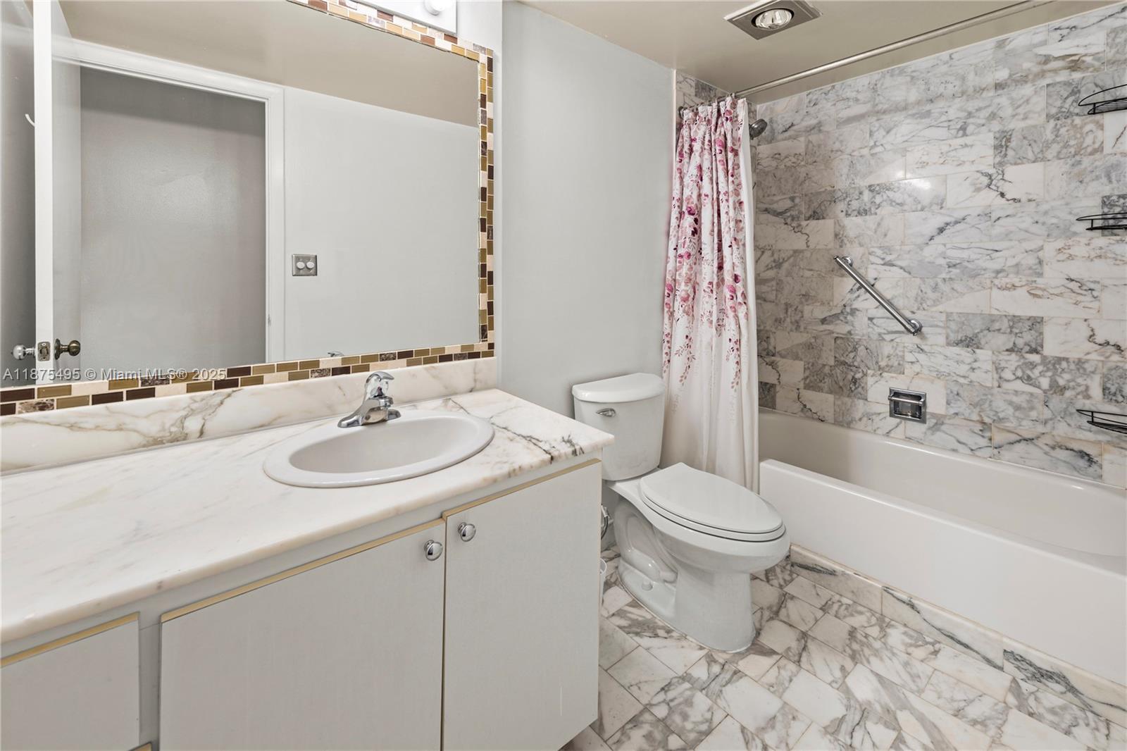 2555 Collins Ave #403,Miami Beach, FL 33140