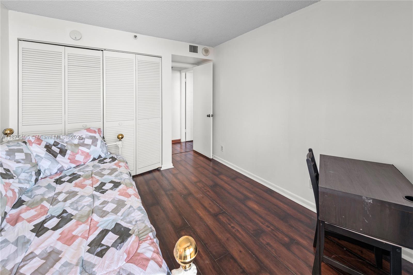 2555 Collins Ave #403,Miami Beach, FL 33140