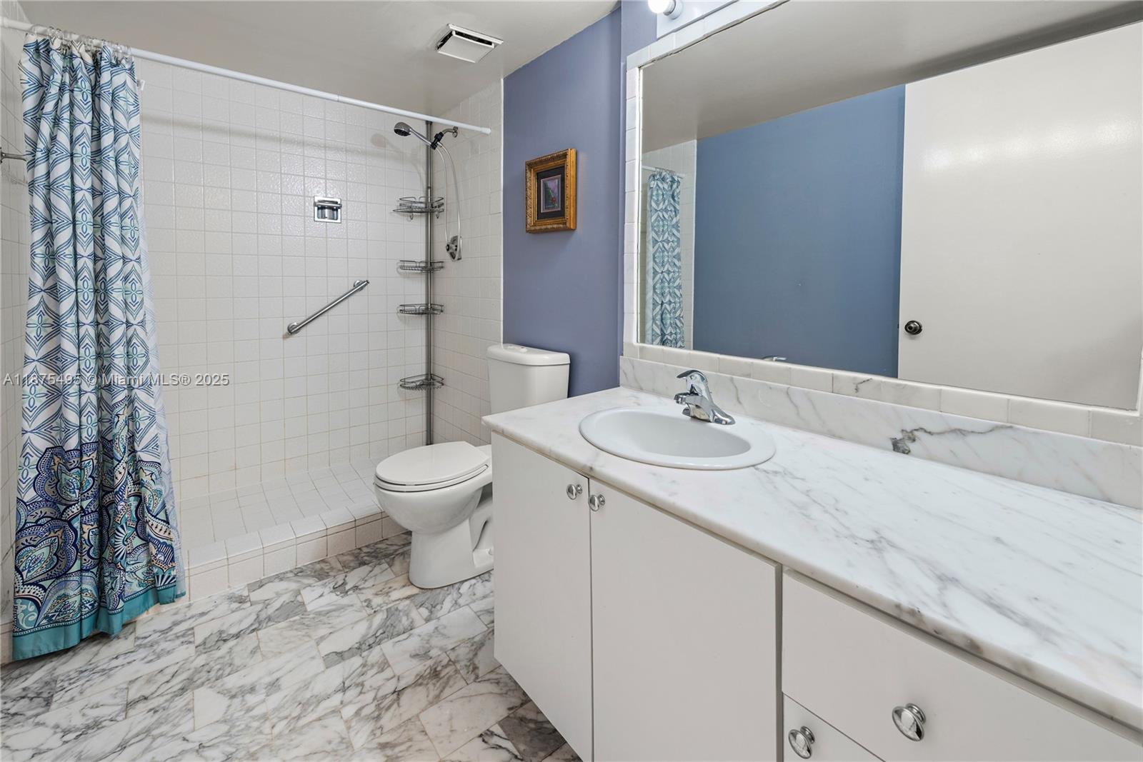 2555 Collins Ave #403,Miami Beach, FL 33140