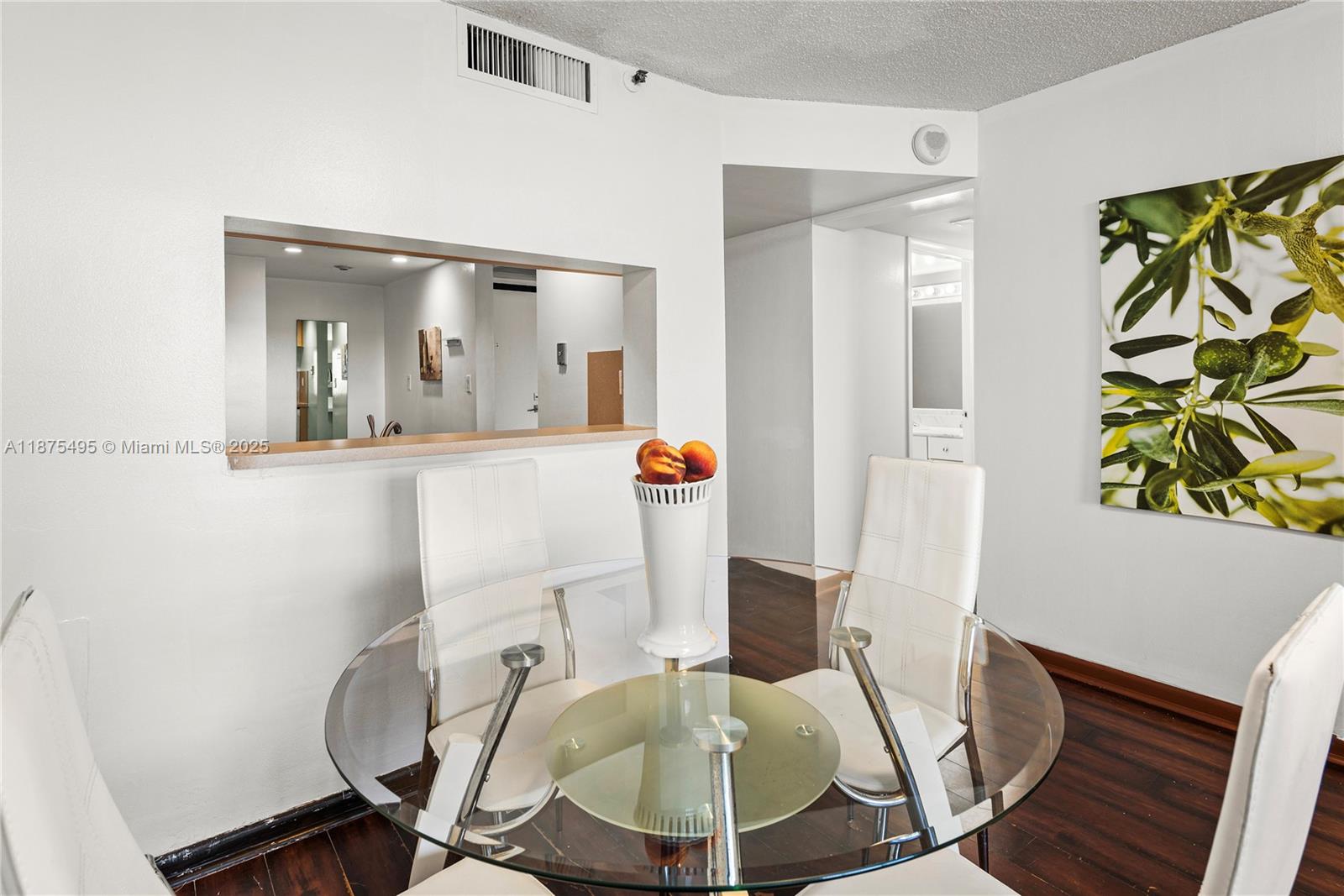 2555 Collins Ave #403,Miami Beach, FL 33140