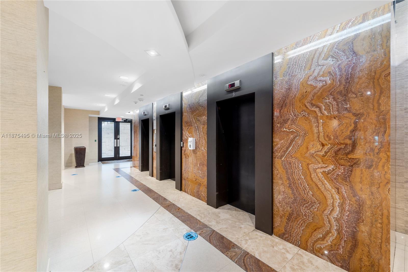 2555 Collins Ave #403,Miami Beach, FL 33140