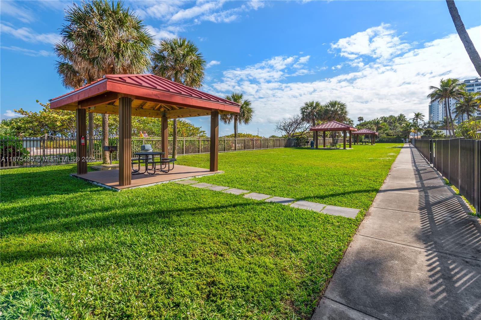 2555 Collins Ave #403,Miami Beach, FL 33140