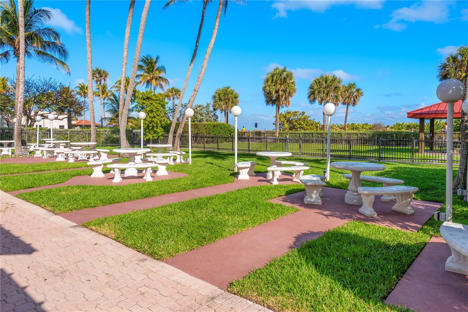 2555 Collins Ave #403,Miami Beach, FL 33140