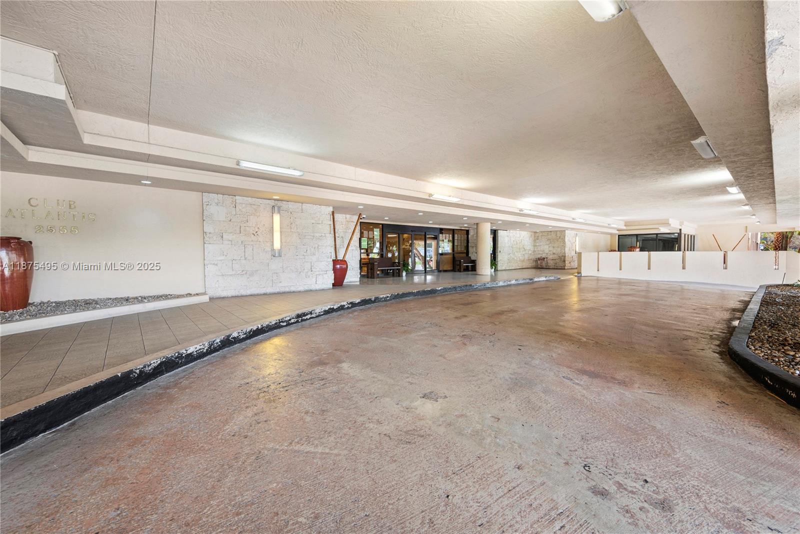 2555 Collins Ave #403,Miami Beach, FL 33140