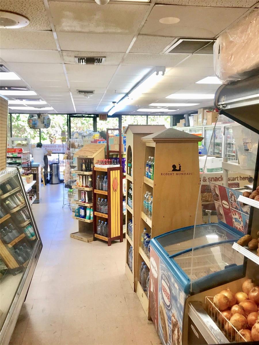 2555 Collins Ave #403,Miami Beach, FL 33140