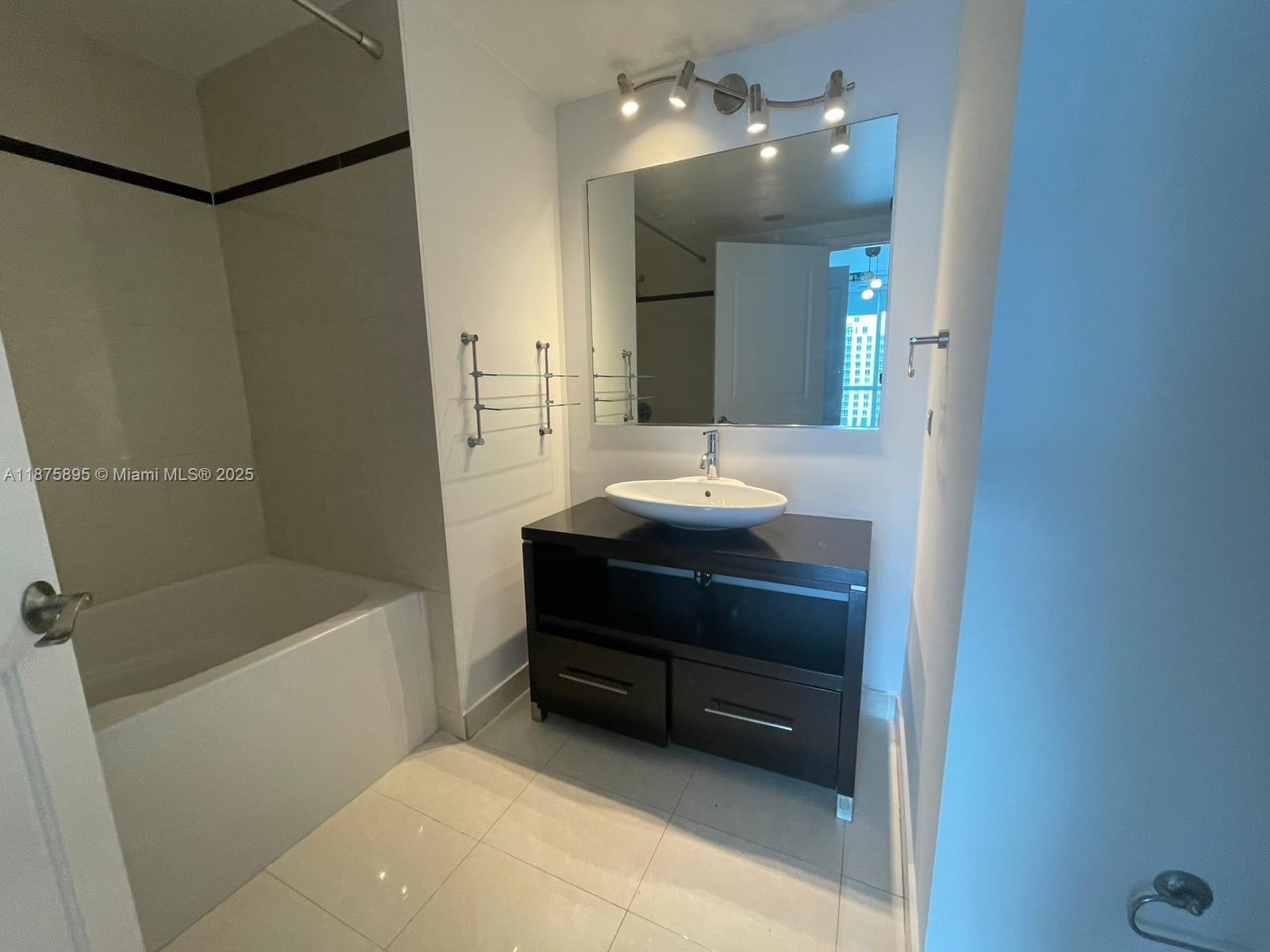 image Platinum Condominium13
