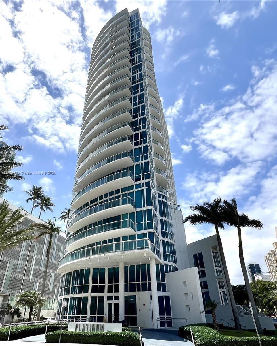 image Platinum Condominium1