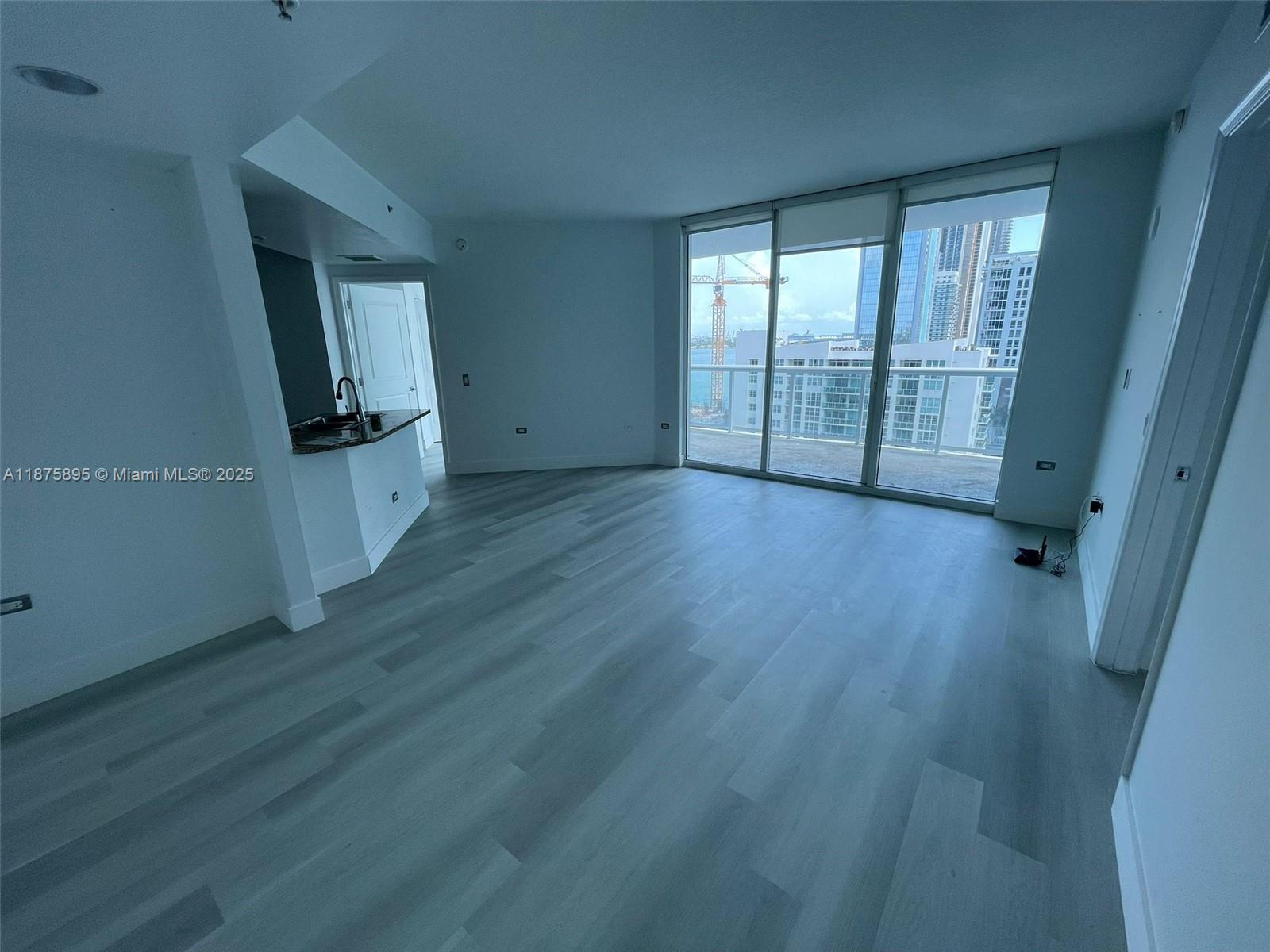 image Platinum Condominium4