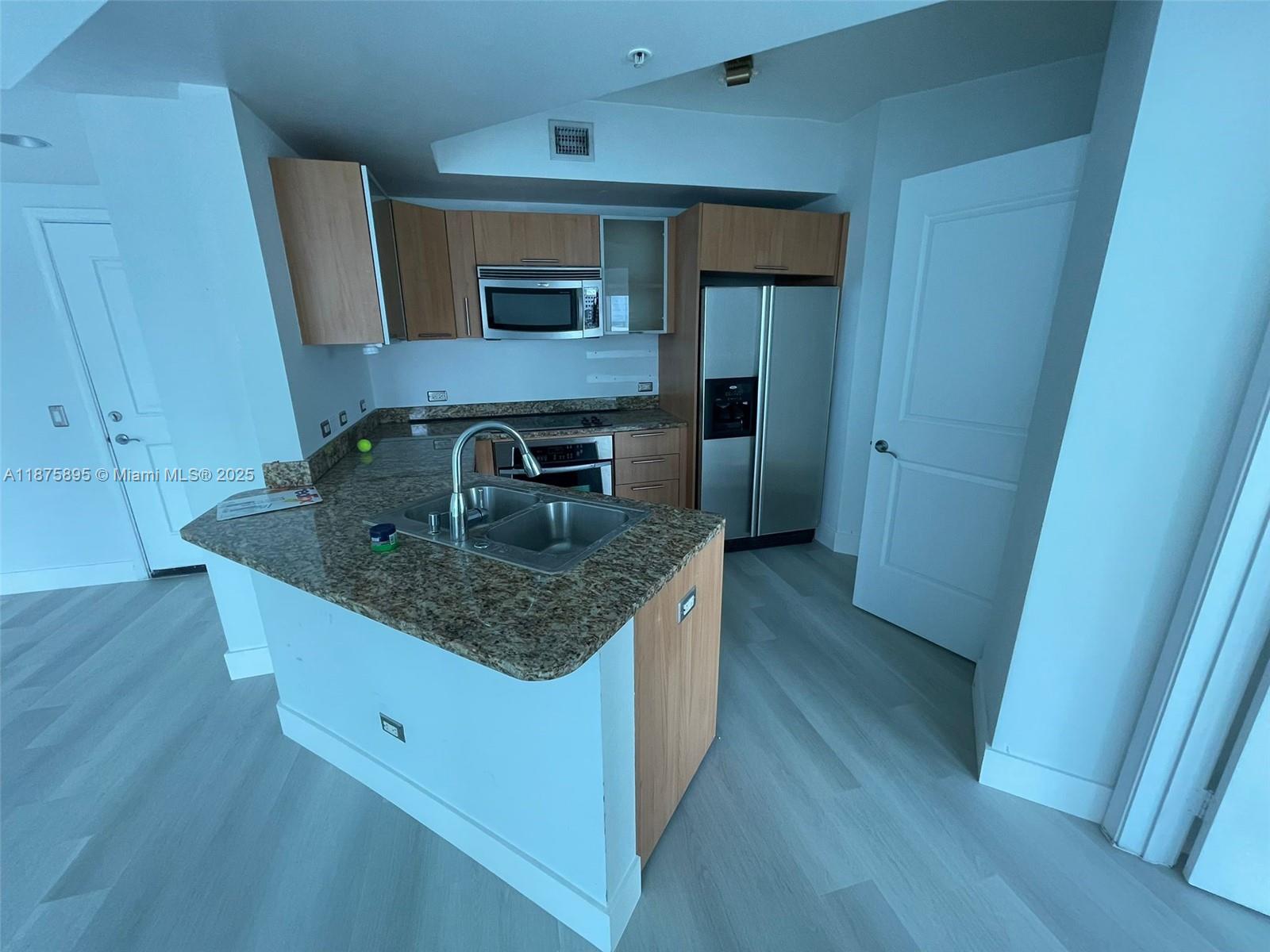 image Platinum Condominium7