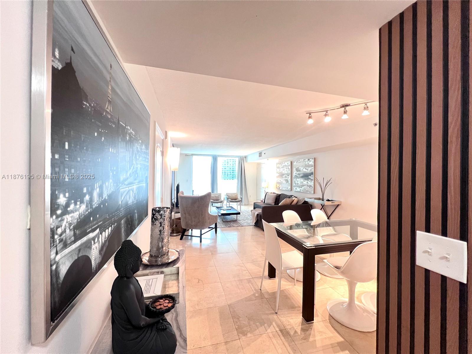 1200 Brickell Bay Dr #2809